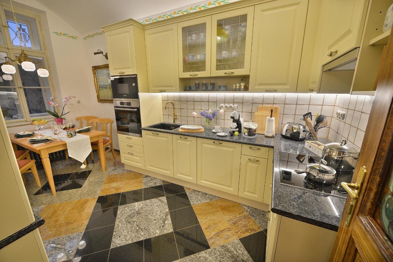 Apartman Dalia Janackovo Nabrezi Prague Exterior photo